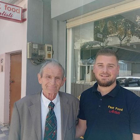 Guest House And Tavern Leo Σαράντα Εξωτερικό φωτογραφία